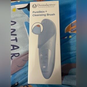Dermalactives Pure skin Cleansing Brush Sealed Brand New